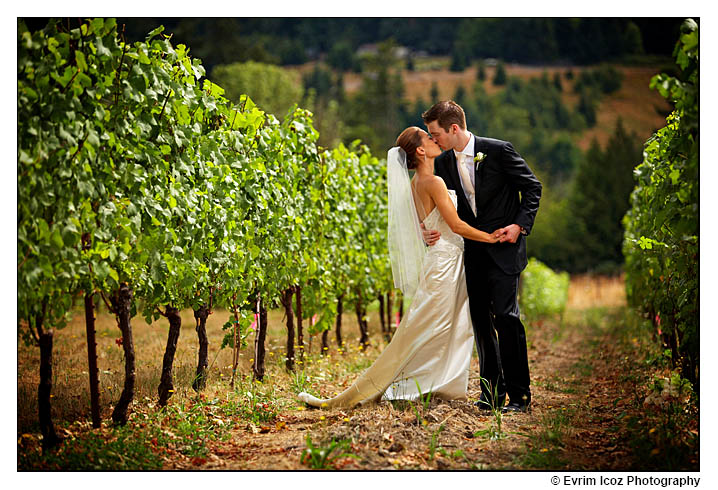 Oregon Vineyard wedding at the Garden Vineyards