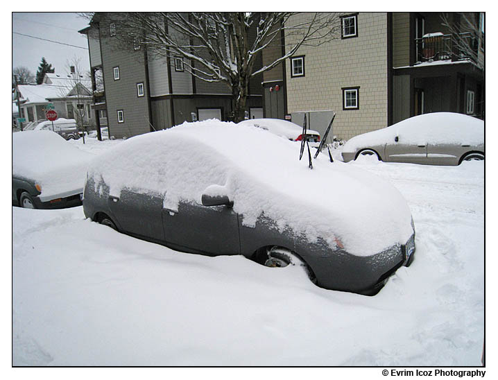 Blizard car stuck in snow in Portland, Oregon 2008 Christmas