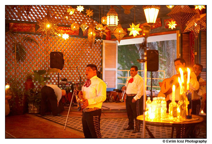 A unique and romantic mexico wedding at Mar Plata Restaurant in San Pancho