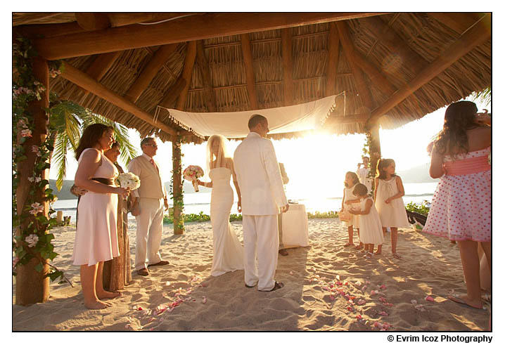 Zihuatanejo Wedding Photography at the tides
