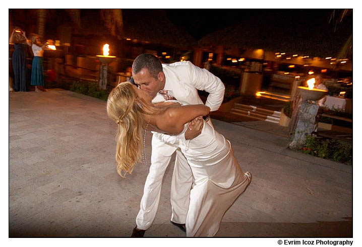 Zihuatanejo Wedding Photography at the tides