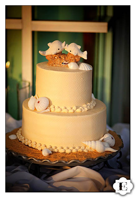mexico wedding cake with beach theme