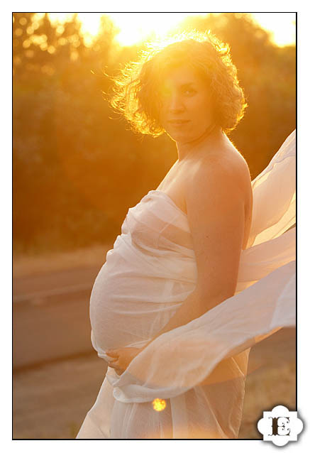 Portland Oregon Maternity and Pregnancy Photography  and Pictures