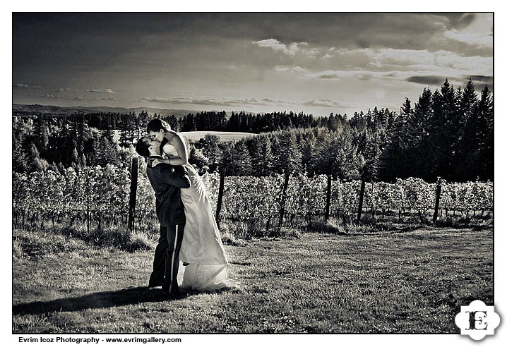 Garden Vineyards Summer Oregon Wedding