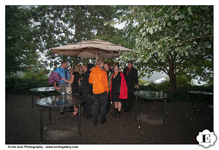 Oregon Garden Vineyards Rainy Wedding