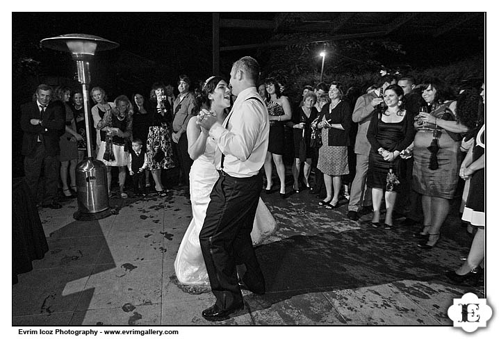 Oregon Garden Vineyards Rainy Wedding