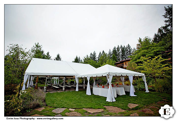 Rainy Oregon Vineyard Wedding