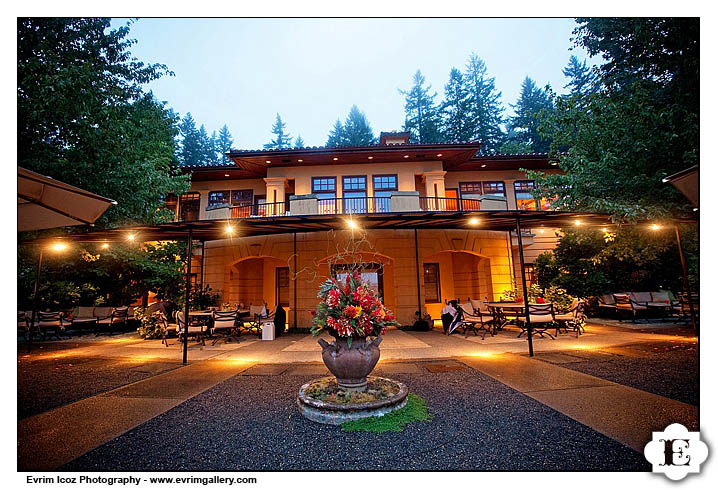 Rainy Oregon Vineyard Wedding