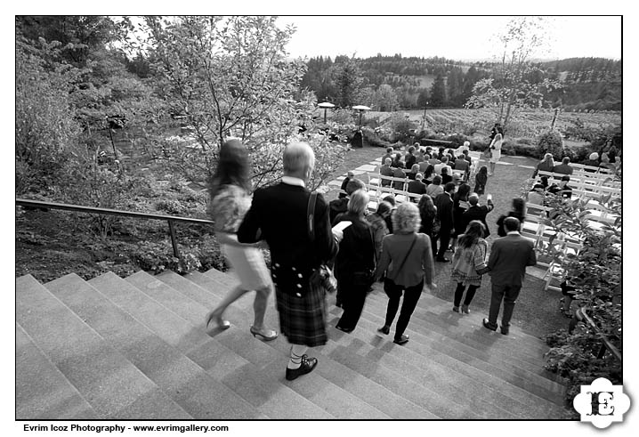 Fall Portland Oregon Vineyard Wedding