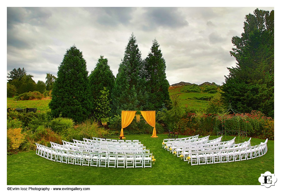 McMenamins Blackberry Hall Edgefield Lawn Wedding