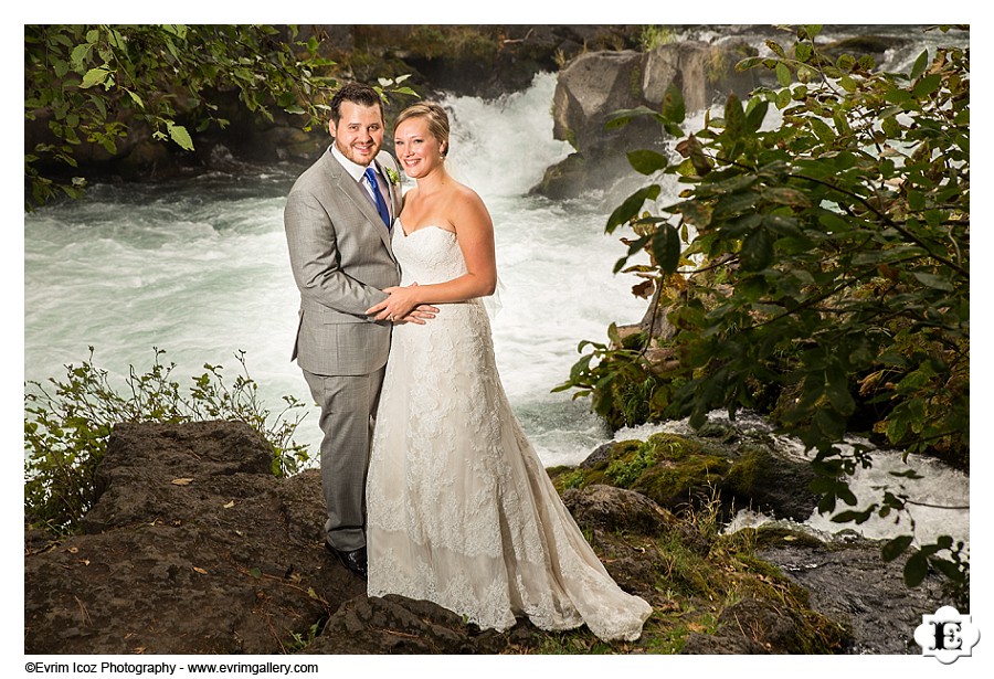 Barn Wedding at Washington White Salmon