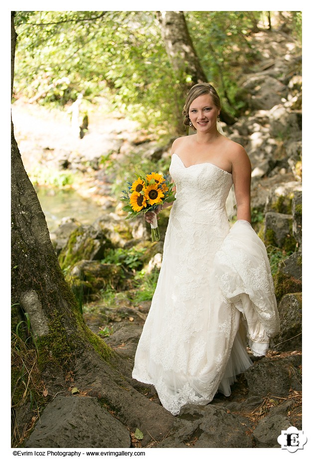 Barn Wedding at Washington White Salmon