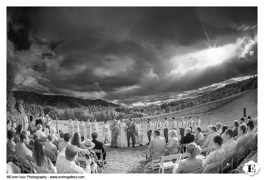 Barn Wedding at Washington White Salmon