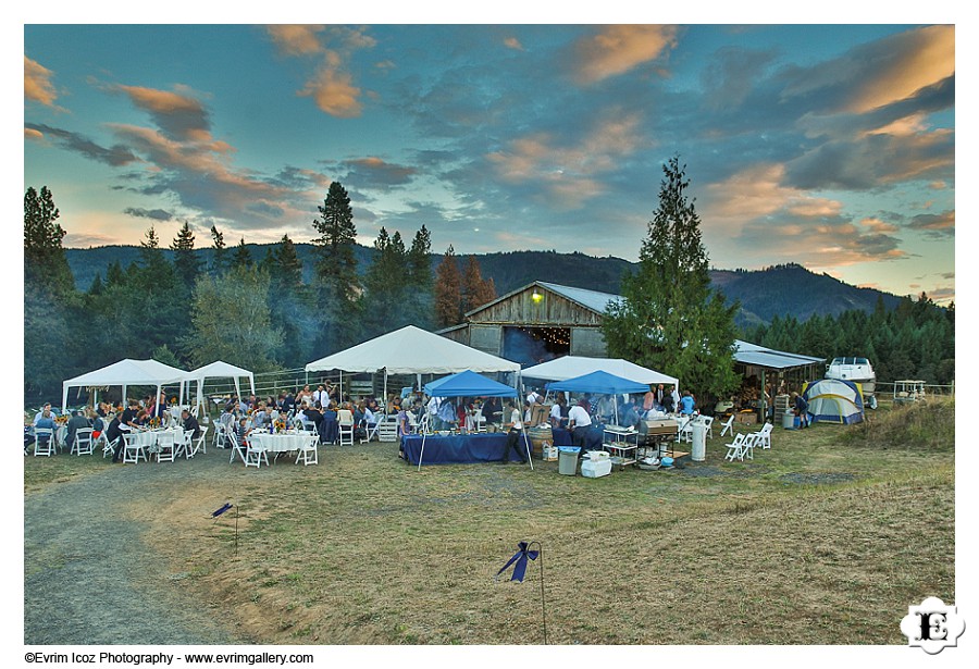 Barn Wedding at Washington White Salmon