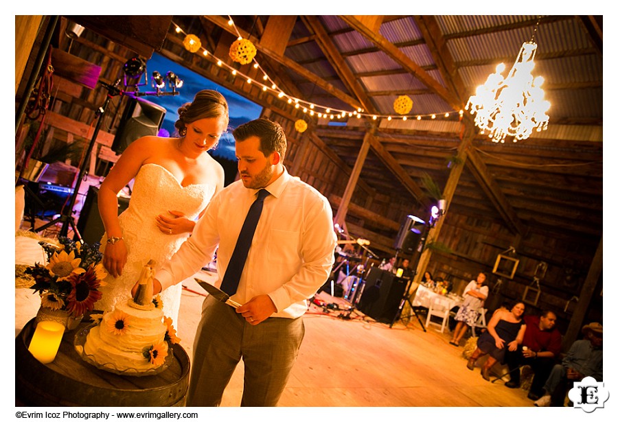 Barn Wedding at Washington White Salmon