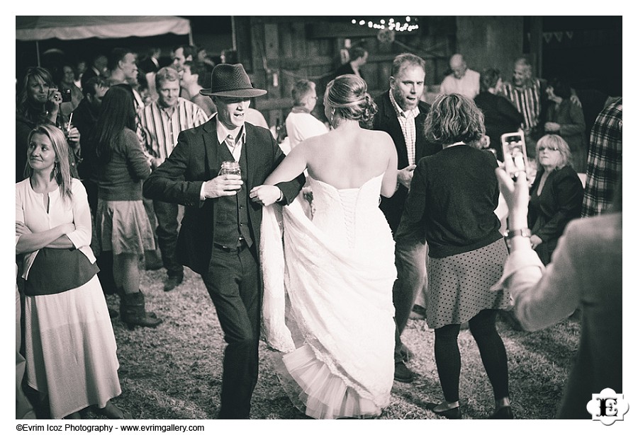 Barn Wedding at Washington White Salmon