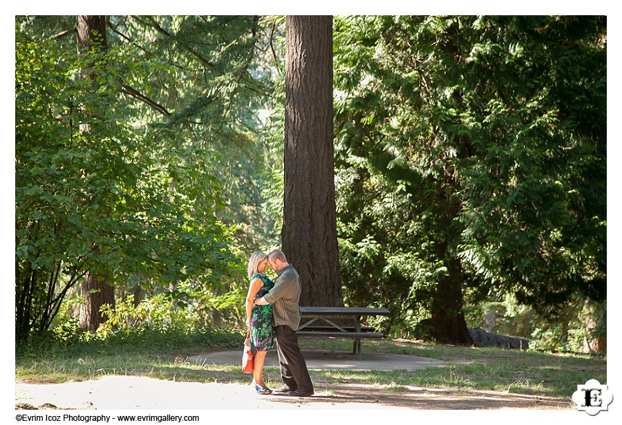 Wedding at Stevens pavilion at Hoyt Arboretum, Portland, Oregon