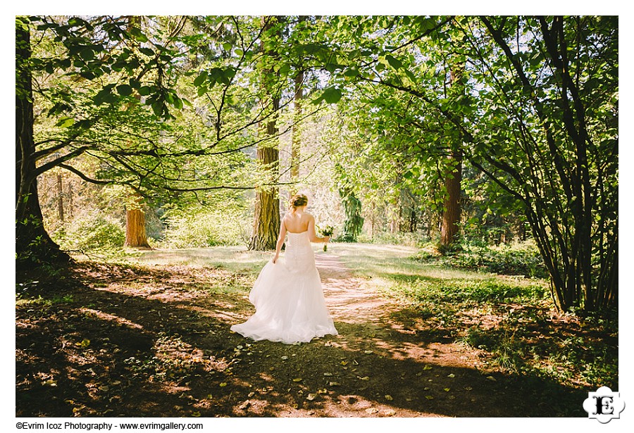 Wedding at Stevens pavilion at Hoyt Arboretum, Portland, Oregon