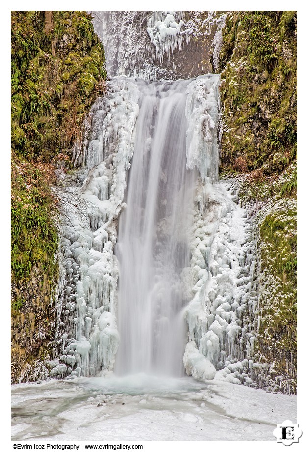 Winter Snow Frozen Multnomah Falls Oregon