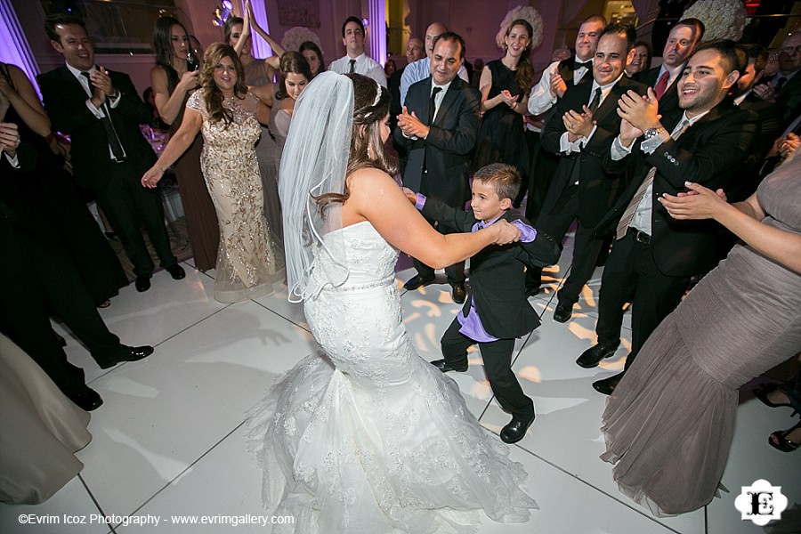 Portland Jewish Wedding at Portland Art Museum