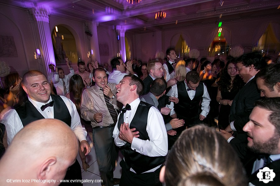 Portland Jewish Wedding at Portland Art Museum