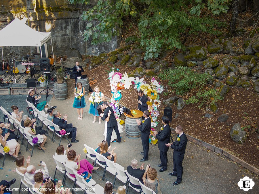 Springhouse Cellar Winery Hood River Wedding