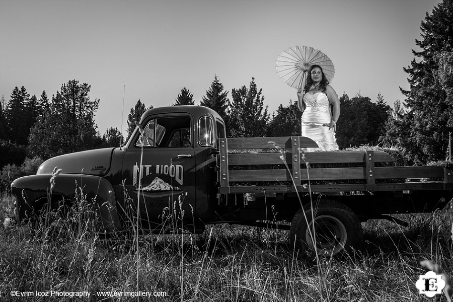 Mt. Hood Bed and Breakfast Rustic Wedding