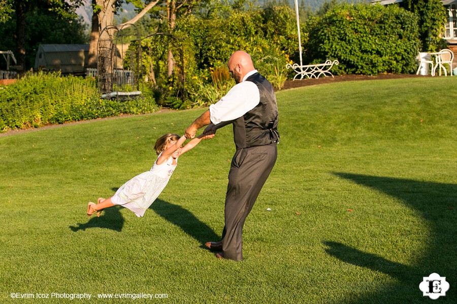 Mt. Hood Bed and Breakfast Rustic Wedding