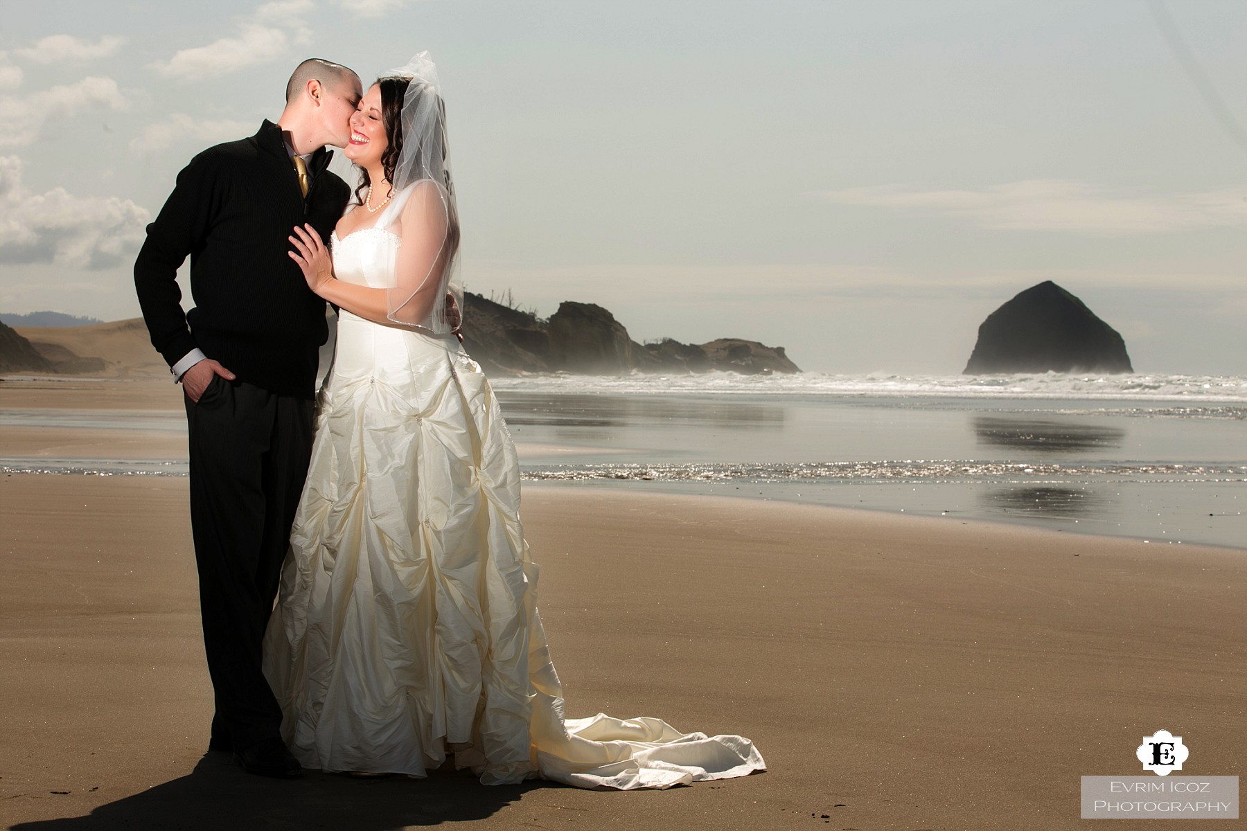 Pacific City Cape Kiwanda Oregon Beach Wedding