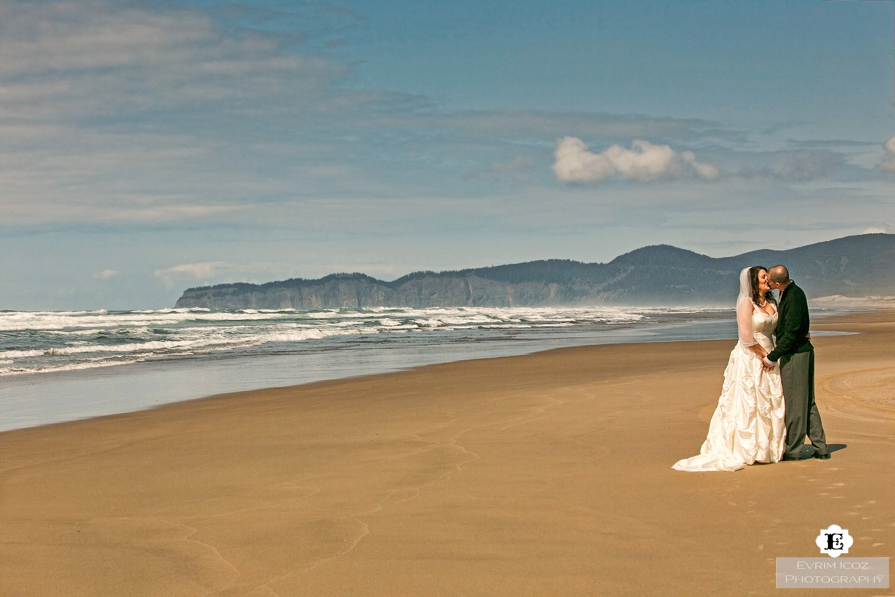 Pacific City Cape Kiwanda Oregon Beach Wedding