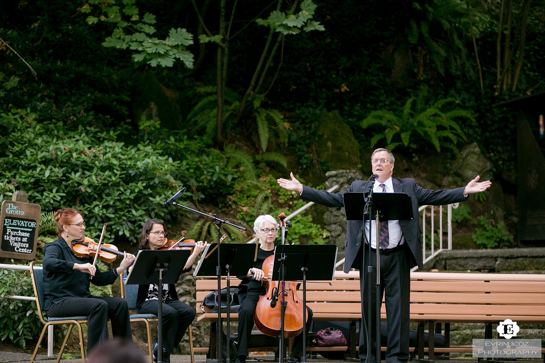 Wedding at The Grotto, Portland